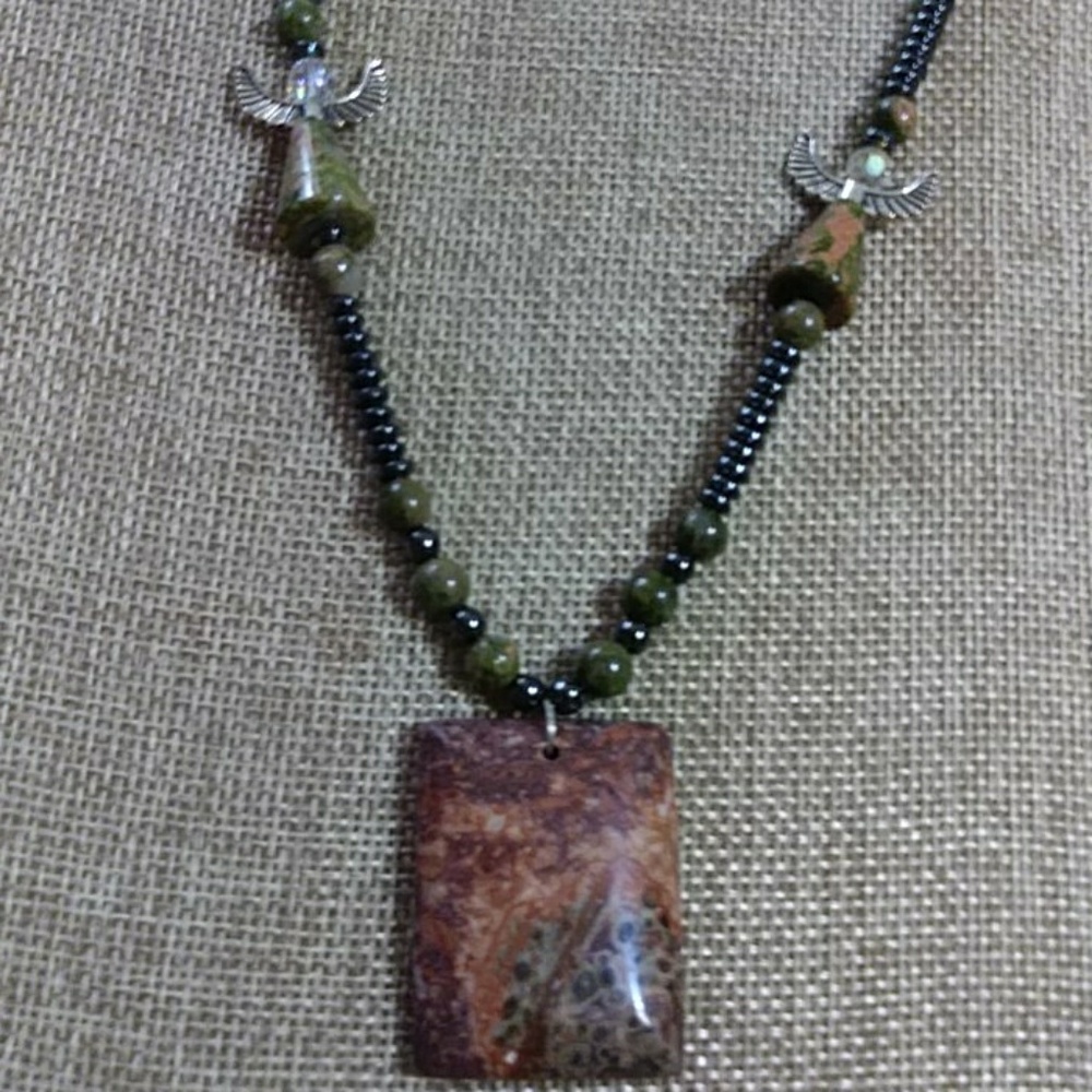 NWT-**SALE**INDIAN AGATE 1" PENDANT/WITH ANGELS.